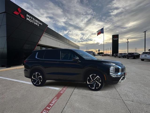 new 2024 Mitsubishi Outlander car, priced at $32,810