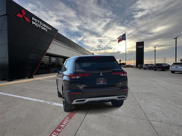 new 2024 Mitsubishi Outlander car, priced at $32,810