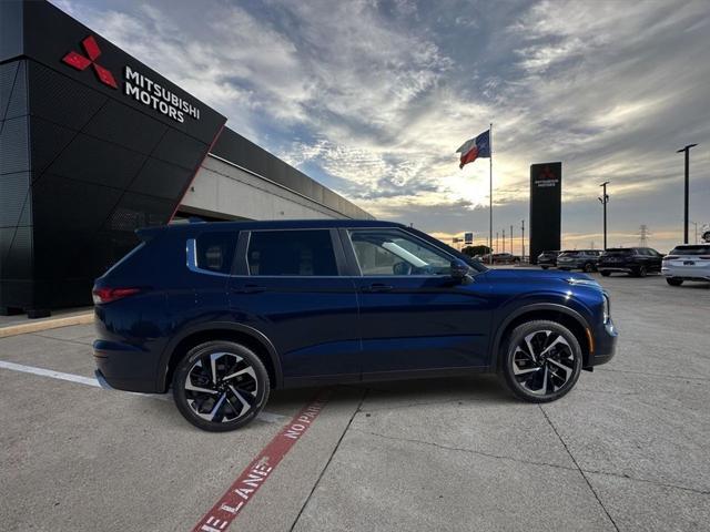 new 2024 Mitsubishi Outlander car, priced at $29,990