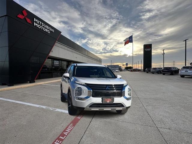 new 2024 Mitsubishi Outlander car, priced at $31,870