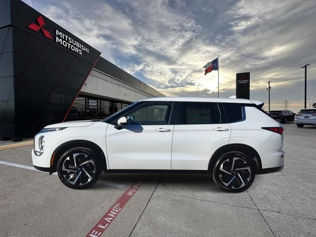 new 2024 Mitsubishi Outlander car, priced at $31,870