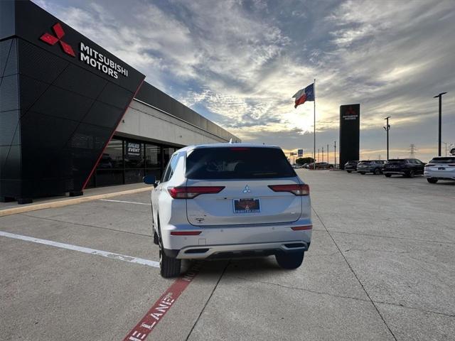 new 2024 Mitsubishi Outlander car, priced at $31,870