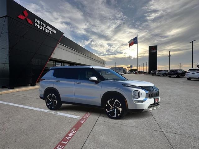 new 2024 Mitsubishi Outlander car, priced at $31,870