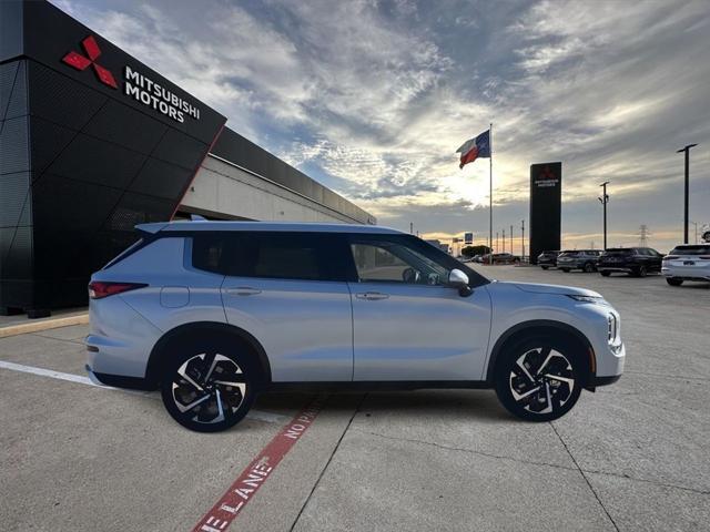 new 2024 Mitsubishi Outlander car, priced at $31,870