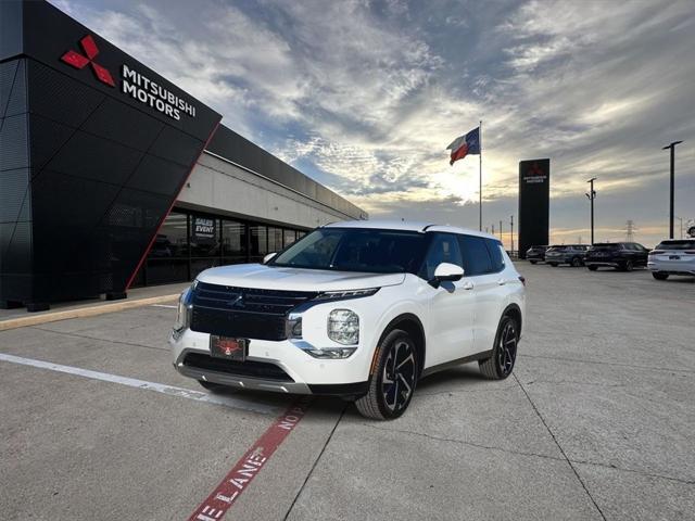 new 2024 Mitsubishi Outlander car, priced at $31,870