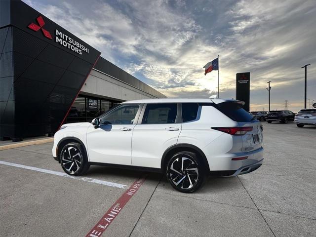 new 2024 Mitsubishi Outlander car, priced at $31,870