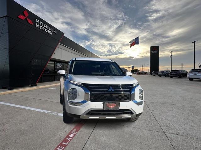 new 2024 Mitsubishi Outlander car, priced at $31,870