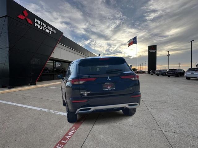 new 2024 Mitsubishi Outlander car, priced at $32,885