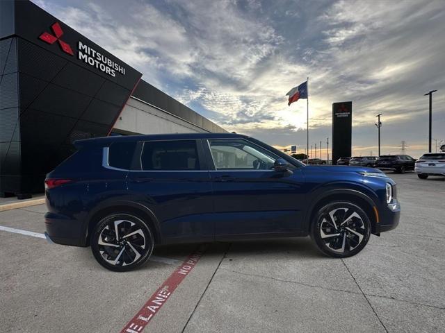 new 2024 Mitsubishi Outlander car, priced at $32,885