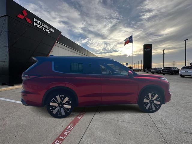 new 2025 Mitsubishi Outlander car, priced at $44,330