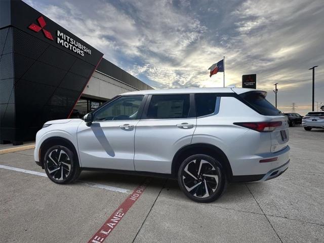 new 2024 Mitsubishi Outlander car, priced at $38,610