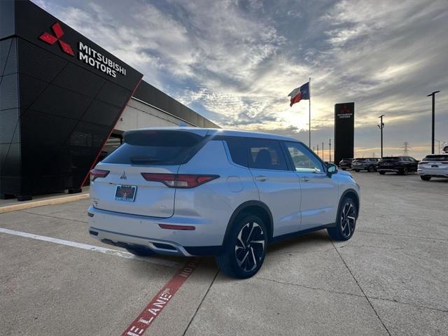 new 2024 Mitsubishi Outlander car, priced at $31,870