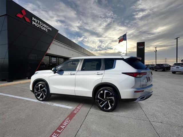 new 2024 Mitsubishi Outlander car, priced at $31,870