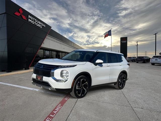 new 2024 Mitsubishi Outlander car, priced at $31,870