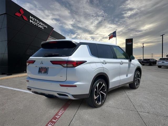 new 2024 Mitsubishi Outlander car, priced at $35,850