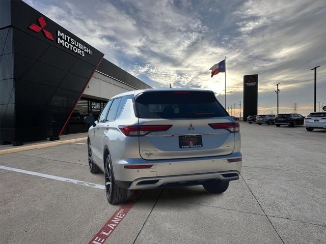 new 2024 Mitsubishi Outlander car, priced at $31,885