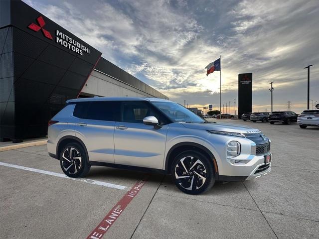 new 2024 Mitsubishi Outlander car, priced at $31,885