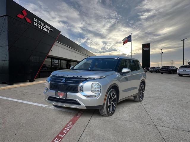 new 2024 Mitsubishi Outlander car, priced at $31,885