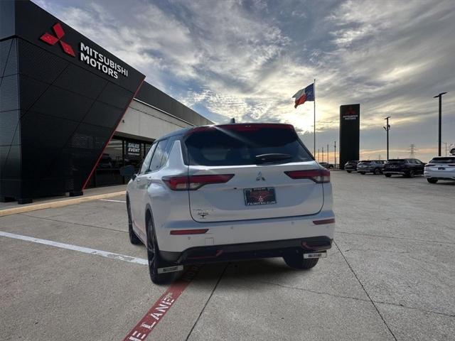 new 2024 Mitsubishi Outlander car, priced at $30,700