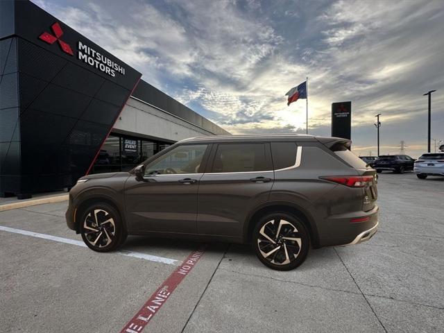 new 2024 Mitsubishi Outlander car, priced at $36,705