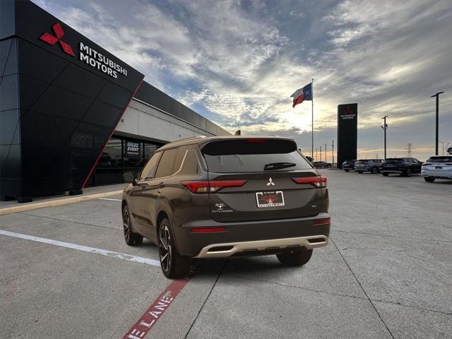 new 2024 Mitsubishi Outlander car, priced at $36,705