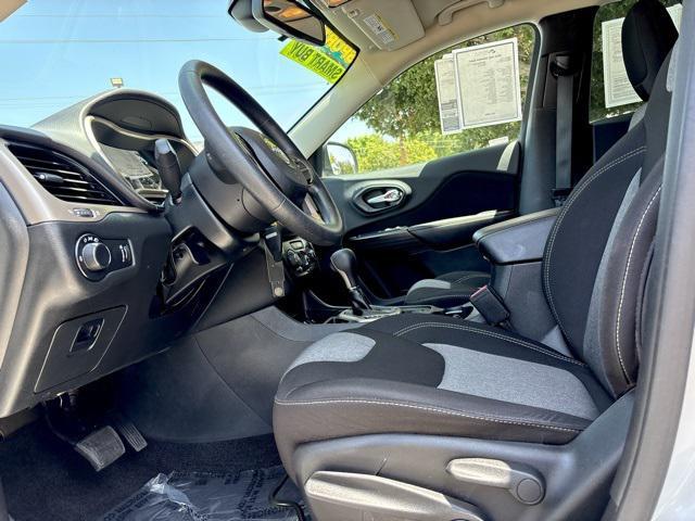 used 2015 Jeep Cherokee car, priced at $11,495
