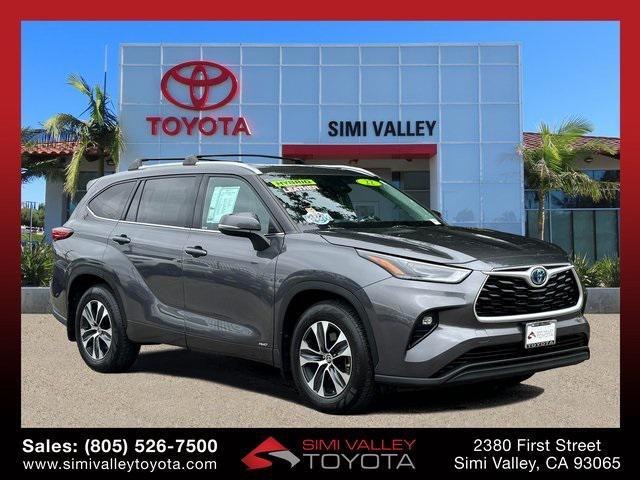 used 2022 Toyota Highlander Hybrid car, priced at $35,995