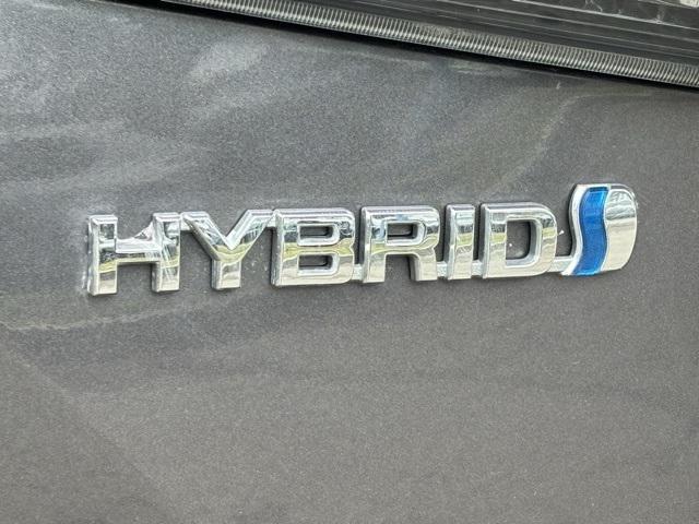 used 2022 Toyota Highlander Hybrid car, priced at $35,995