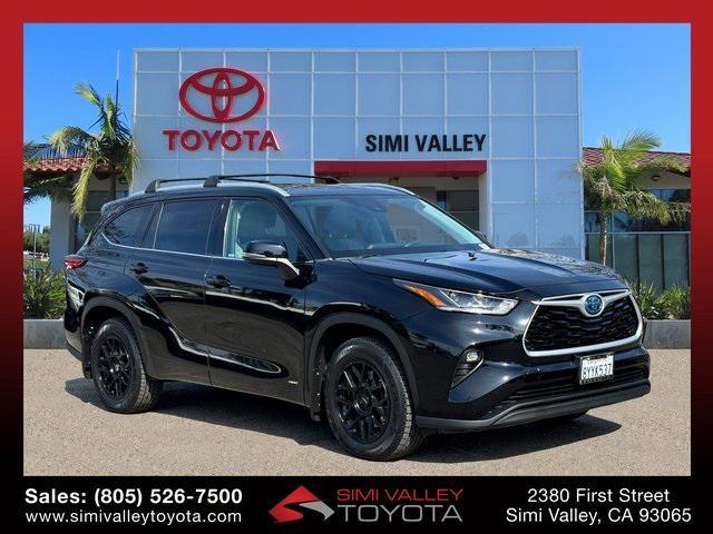 used 2022 Toyota Highlander Hybrid car, priced at $39,695