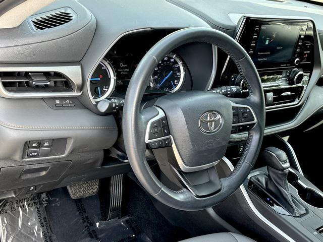 used 2022 Toyota Highlander Hybrid car, priced at $39,695