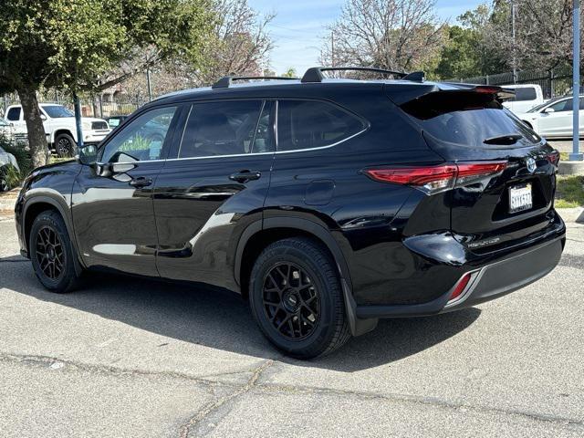 used 2022 Toyota Highlander Hybrid car, priced at $39,695