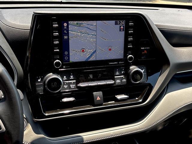 used 2022 Toyota Highlander car, priced at $33,795