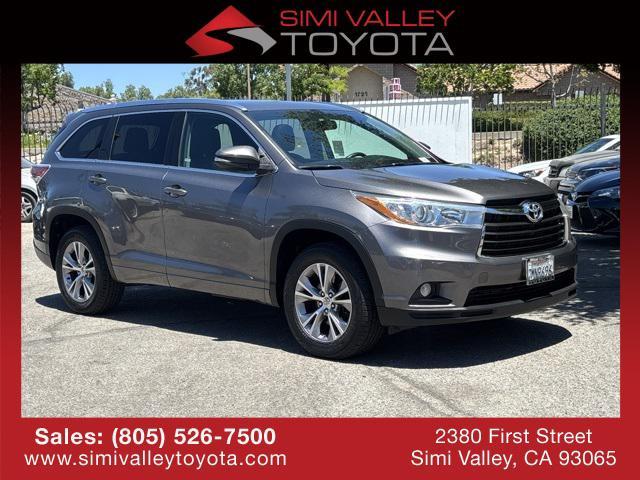 used 2015 Toyota Highlander car, priced at $15,999