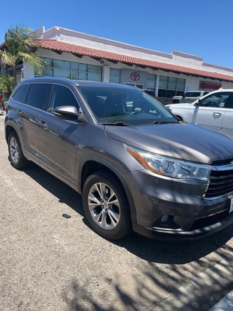 used 2015 Toyota Highlander car, priced at $15,999