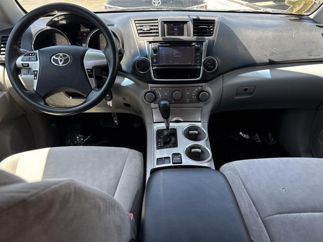 used 2013 Toyota Highlander car, priced at $11,745