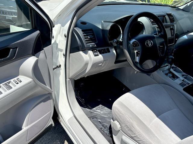 used 2013 Toyota Highlander car, priced at $11,745