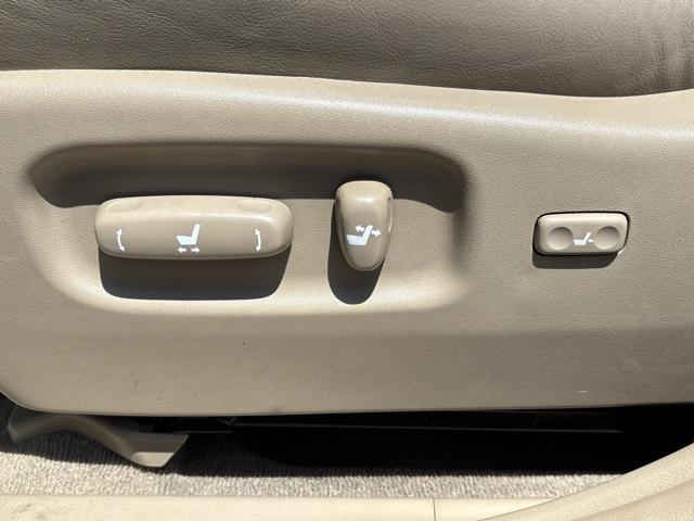 used 2008 Toyota Highlander car, priced at $9,999