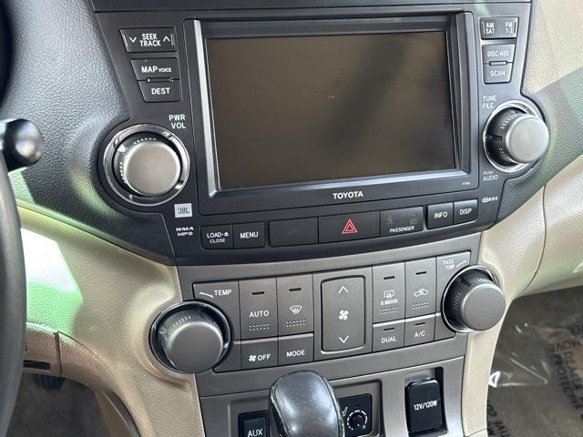 used 2008 Toyota Highlander car, priced at $9,999