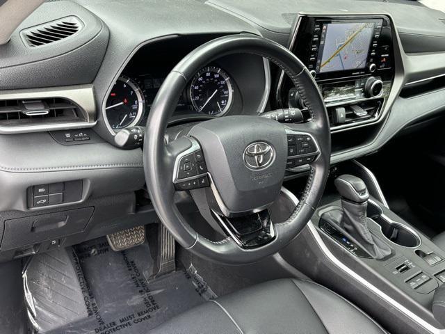 used 2020 Toyota Highlander car, priced at $33,295