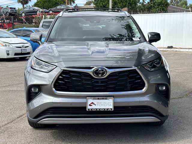 new 2025 Toyota Highlander car, priced at $53,185