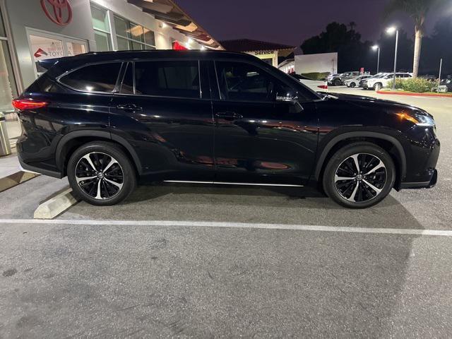 used 2021 Toyota Highlander car, priced at $36,999