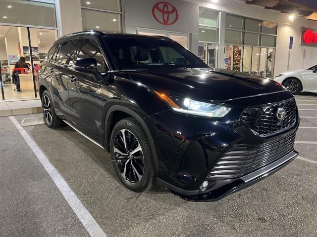 used 2021 Toyota Highlander car, priced at $36,999