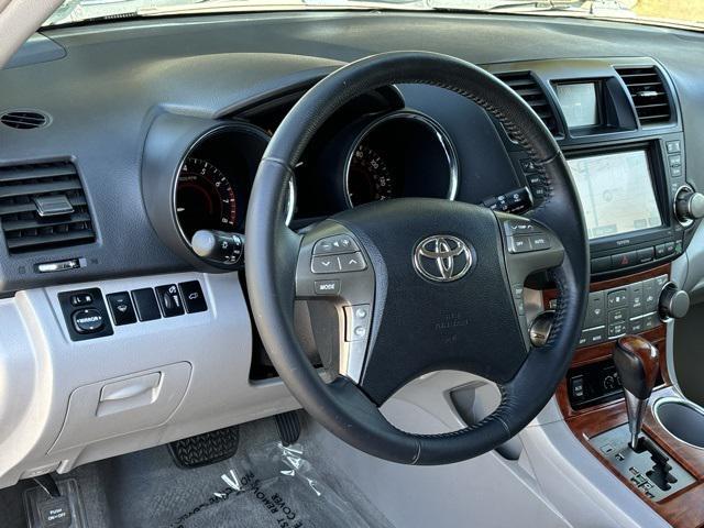 used 2008 Toyota Highlander car, priced at $10,999