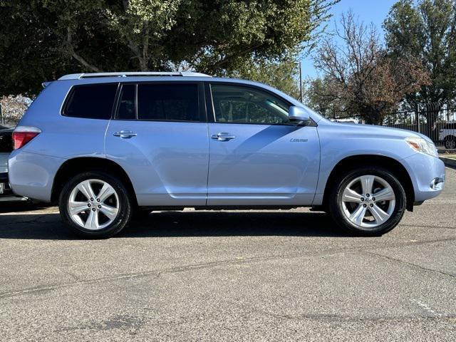 used 2008 Toyota Highlander car, priced at $10,999