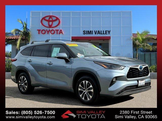 used 2021 Toyota Highlander Hybrid car, priced at $31,999