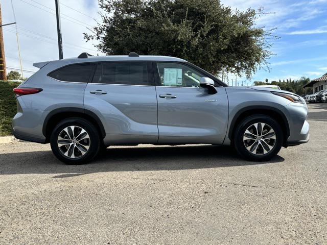 used 2021 Toyota Highlander Hybrid car, priced at $31,999