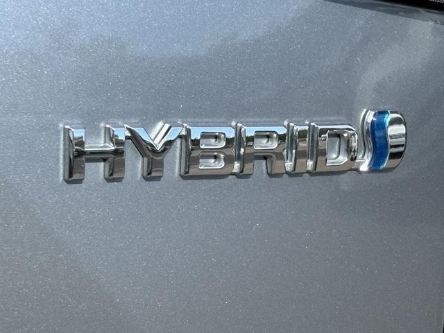 used 2021 Toyota Highlander Hybrid car, priced at $31,999