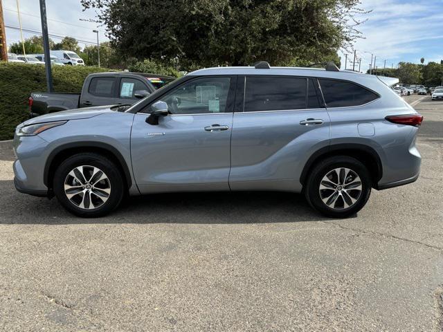 used 2021 Toyota Highlander Hybrid car, priced at $31,999