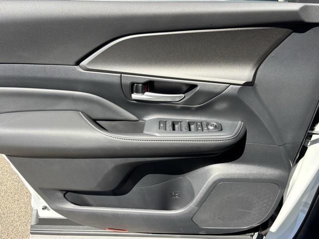 new 2025 Toyota Highlander car, priced at $45,338