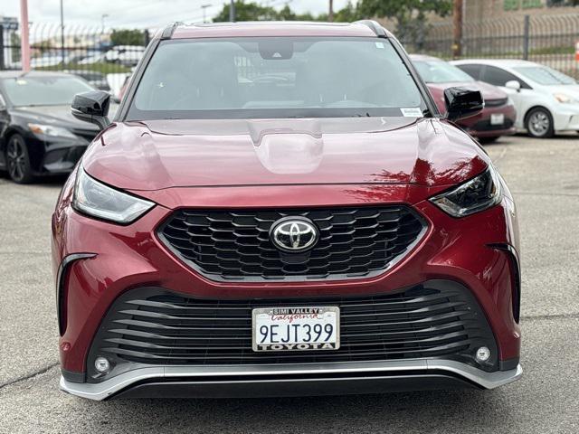 used 2023 Toyota Highlander car, priced at $38,999